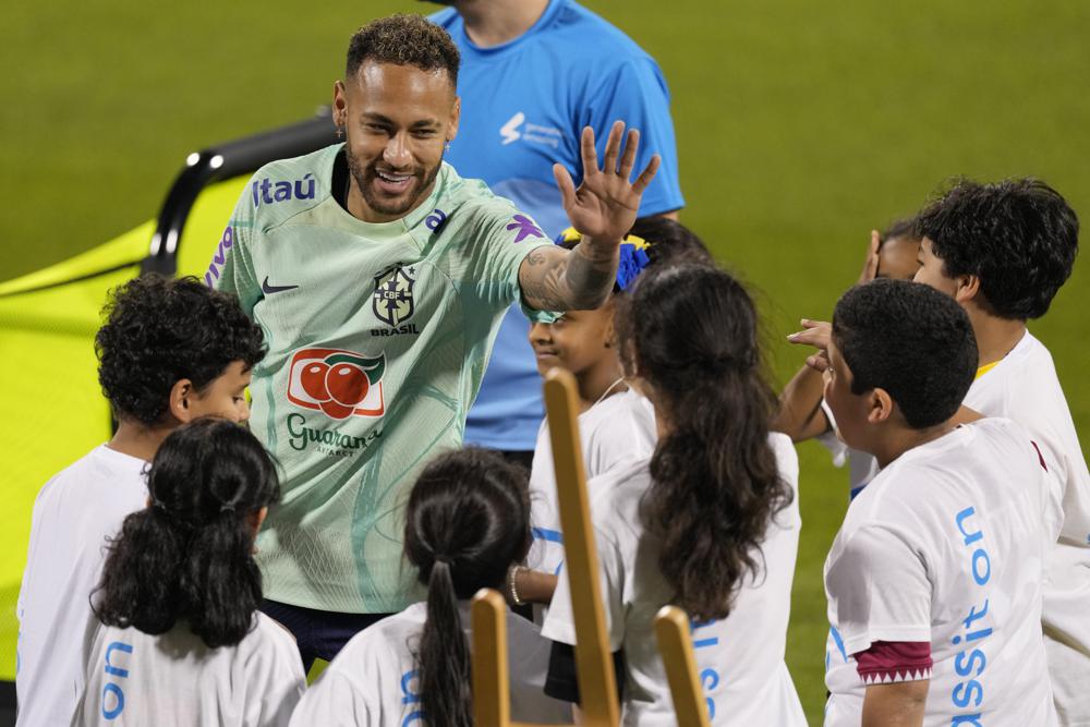 Neymar silent before Brazil opens vs. Serbia at World Cup