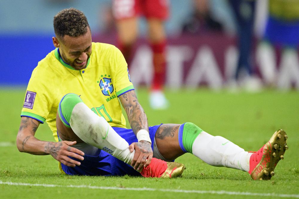 Injured Neymar out of Brazil World Cup qualifiers