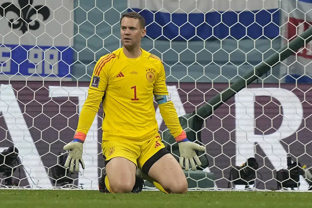 Germany captain Manuel Neuer breaks leg while skiing