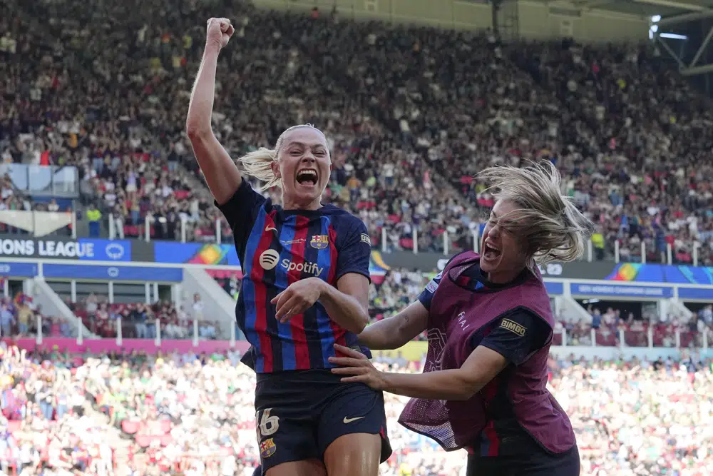 Caroline Seger gets into Sweden squad