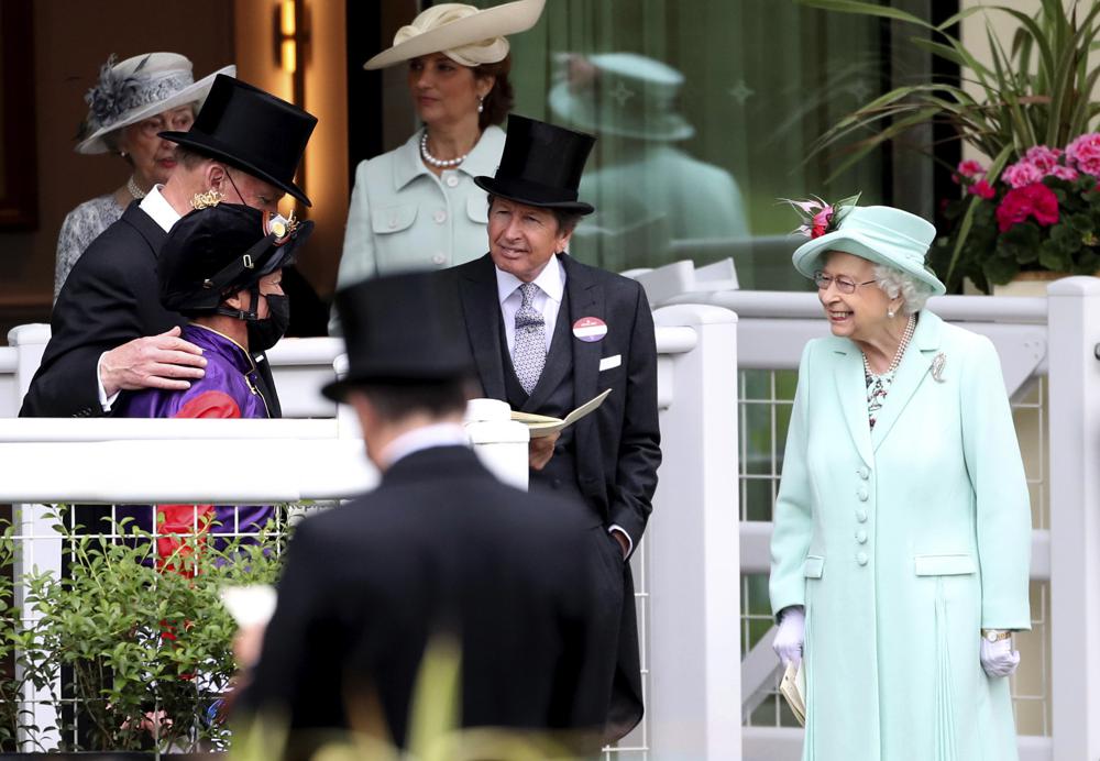 UK Queen accepts medical advice to rest