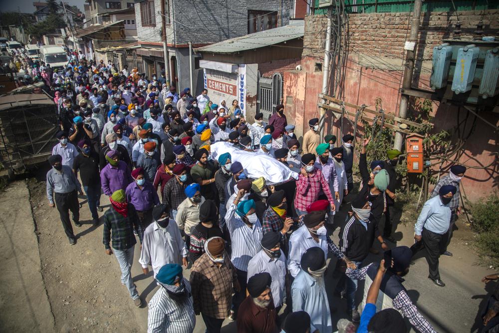 Indian police detain hundreds amid violence in Kashmir