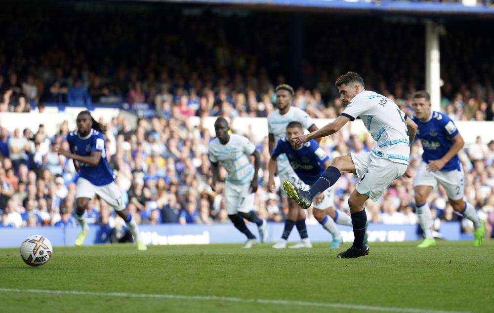 Jorginho gives Chelsea 1-0 opening win over Everton