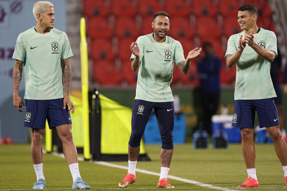 Ronaldo and Neymar seek history