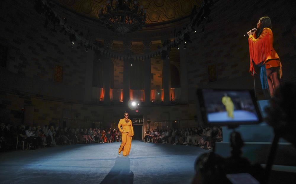 Christian Siriano kicks off New York Fashion Week