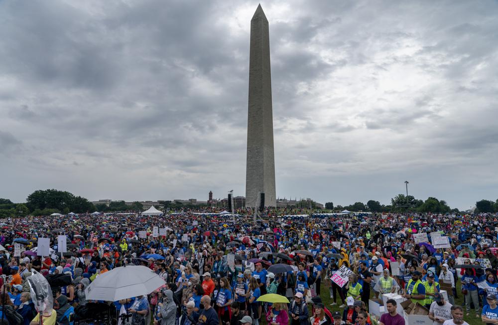 Thousands demand new gun safety laws in US