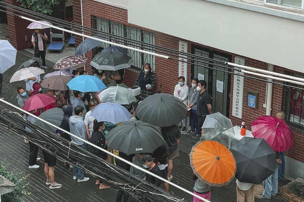 Shanghai lockdown: Residents demand release, and some get it