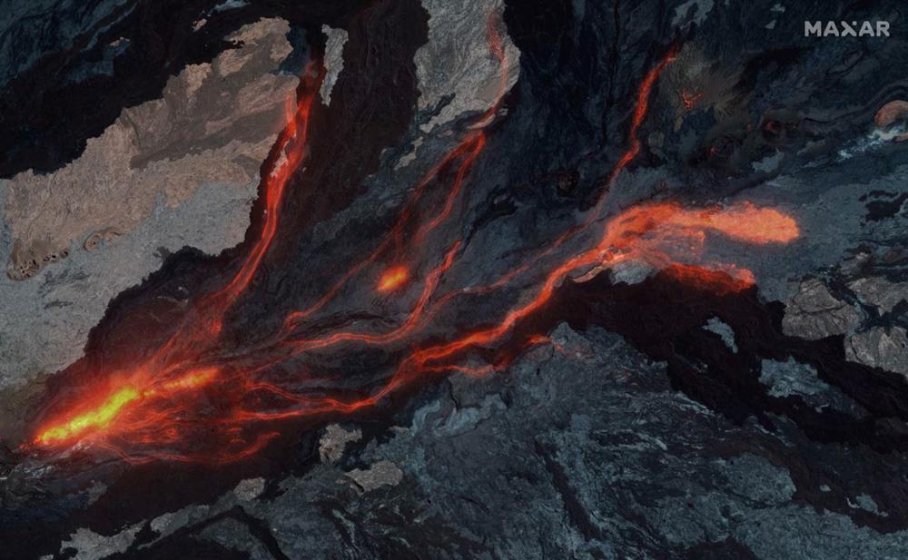 Hawaii volcano eruption has some on alert