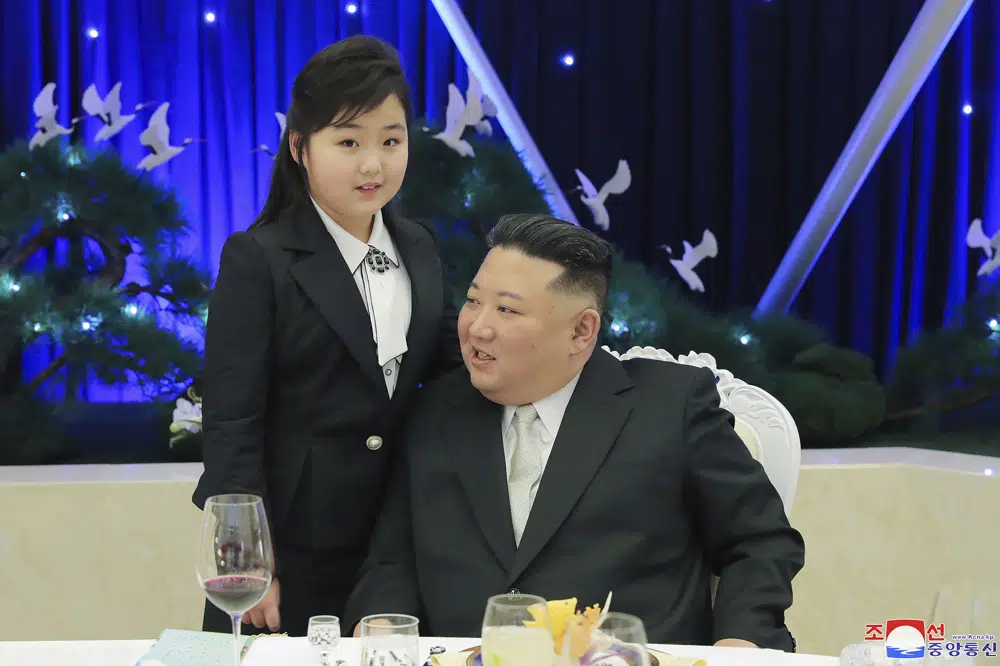 N Korean leader Kim brings daughter to visit troops