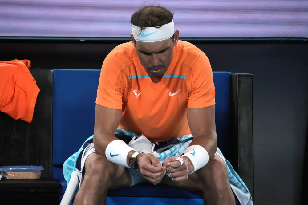 Australian Open: Nadal injures left hip flexor
