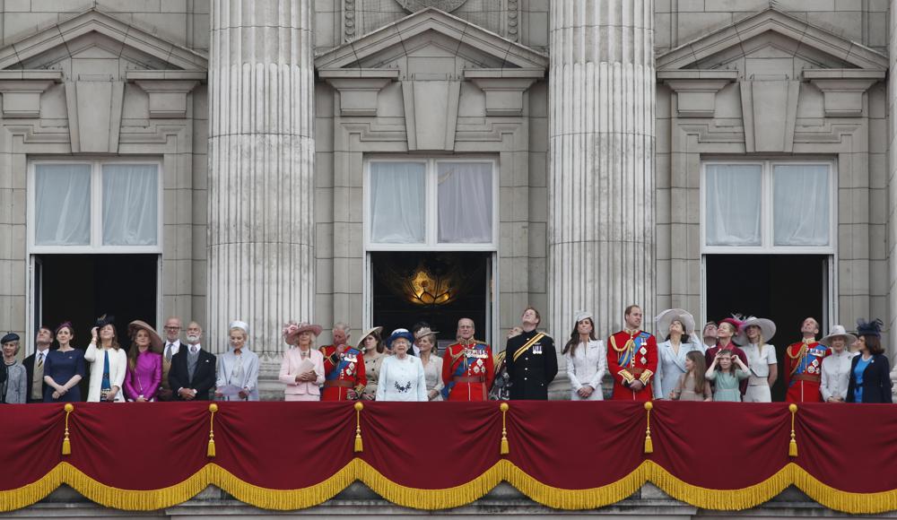 Jubilee: Balcony moment tells UK monarchy’s story over years