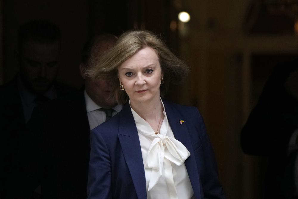 UK ramps up threat to rewrite Brexit deal