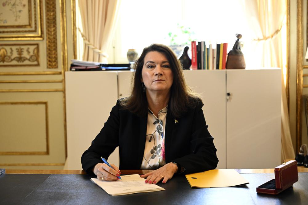 Sweden signs NATO request