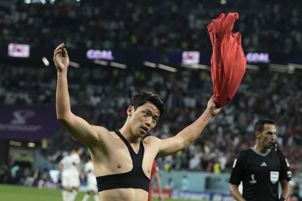 South Korea advances at World Cup after stoppage-time winner