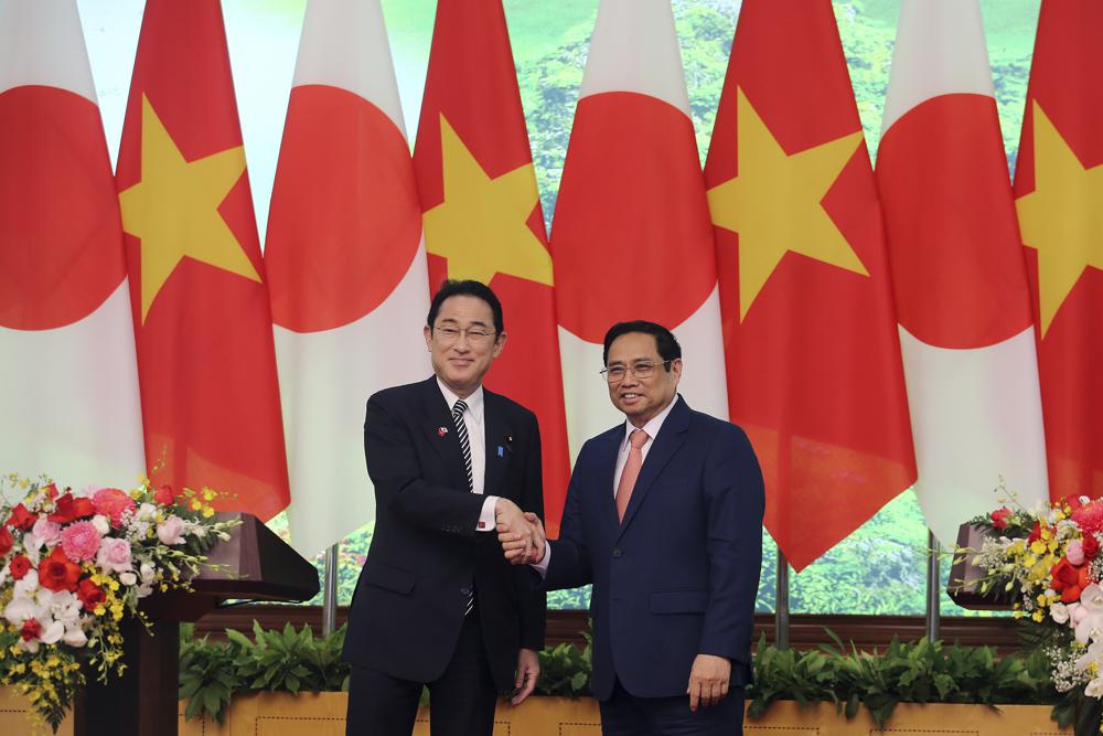 Japan’s Kishida in Thailand to talk about economics