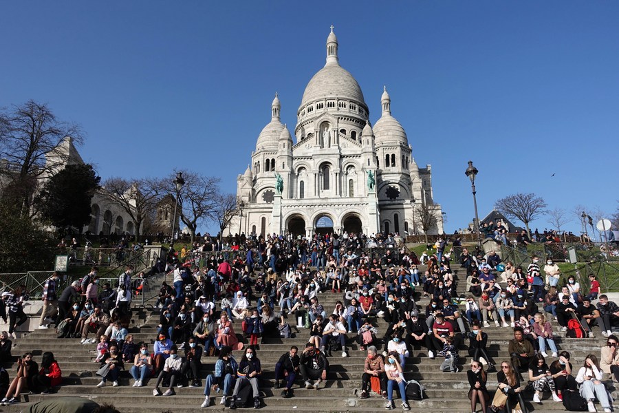 France tightens COVID-19 restrictions, steps up vaccine rollout