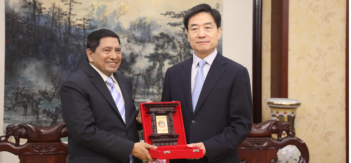 DPM Shrestha, General-Secretary of CPC, Sichuan University Committee, Gan, meet