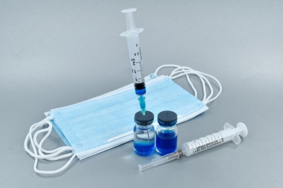 Doc accused of injecting drugs into IV bags