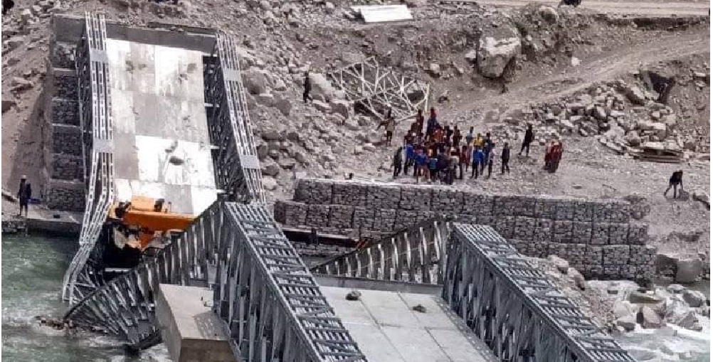 Bridge collapse in Chormara disrupts East-West Highway traffic