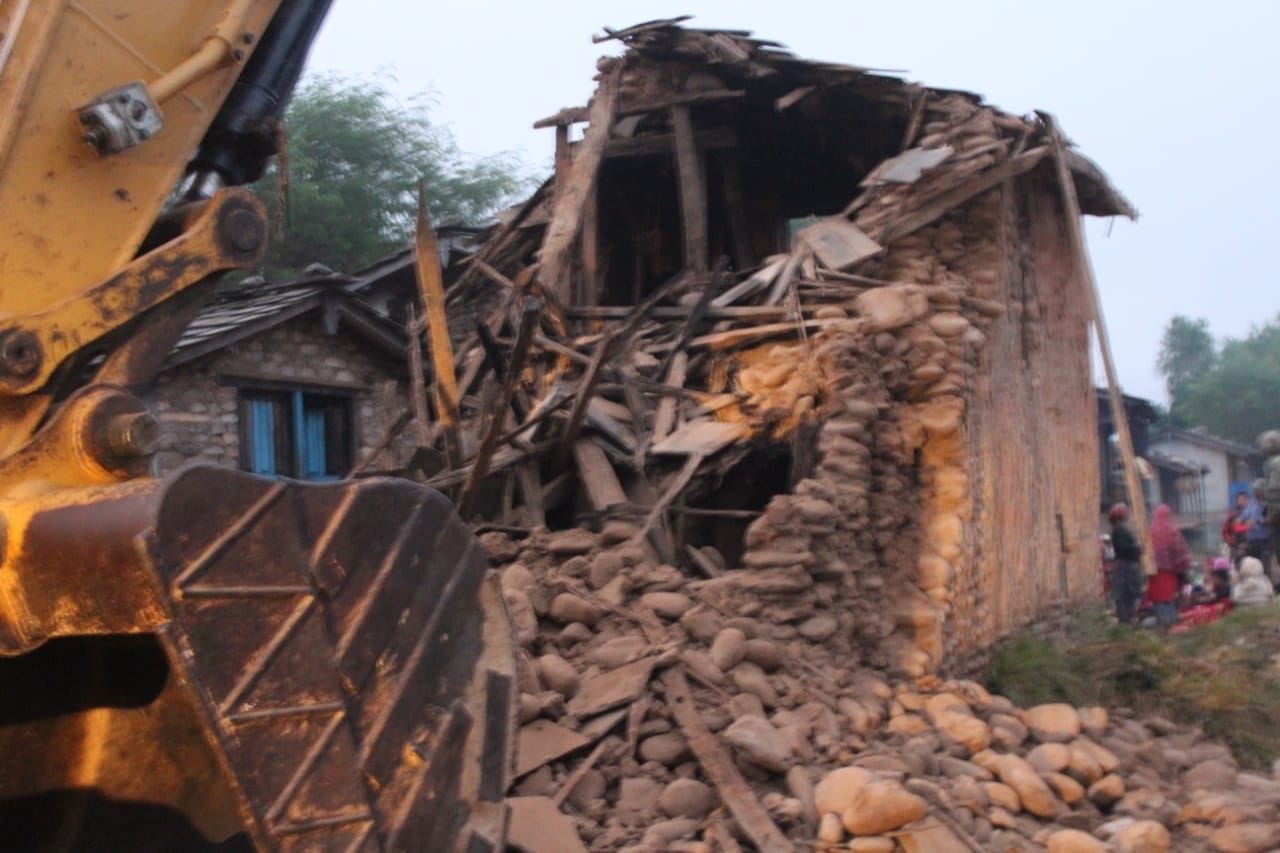 Almost half of the deceased in the quake were children