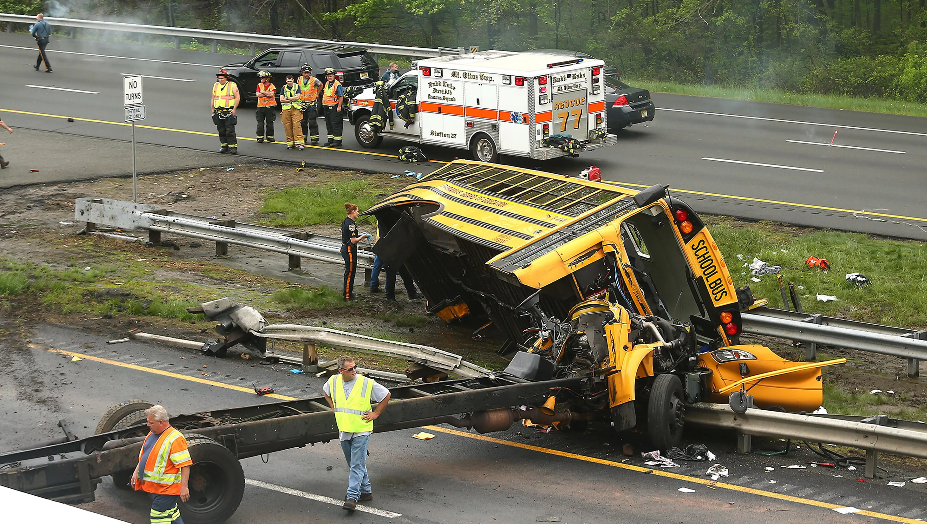 Bolivian bus crash death toll rises to 20