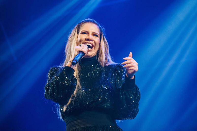 Brazilian singer and Latin Grammy winner dies in plane crash
