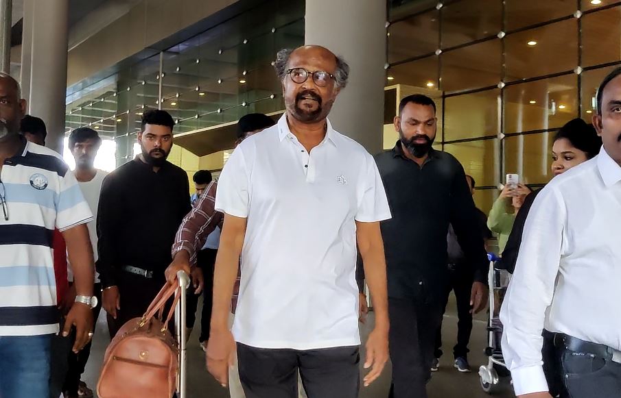 Bollywood celebs spotted at Mumbai Airport