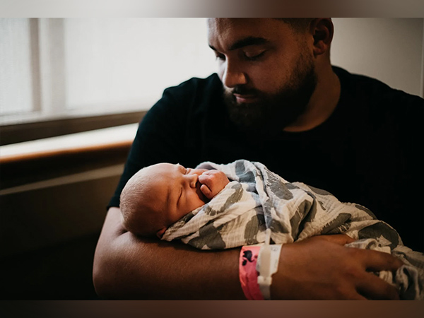 Study: Infants born to older fathers cry differently