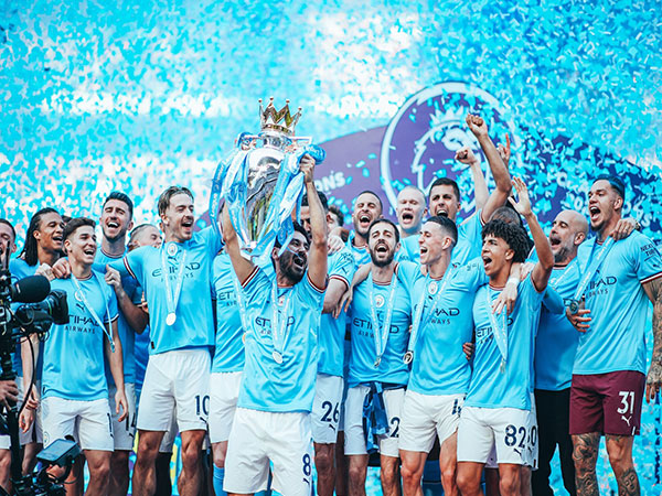 Premier League: Manchester City celebrate title win