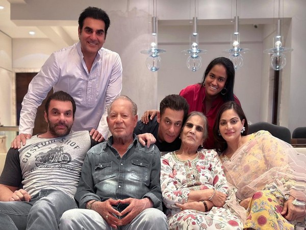 Salman Khan wishes fans Eid mubarak