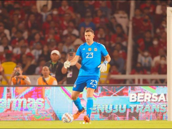 Argentina goalkeeper Martinez arrives in Kolkata