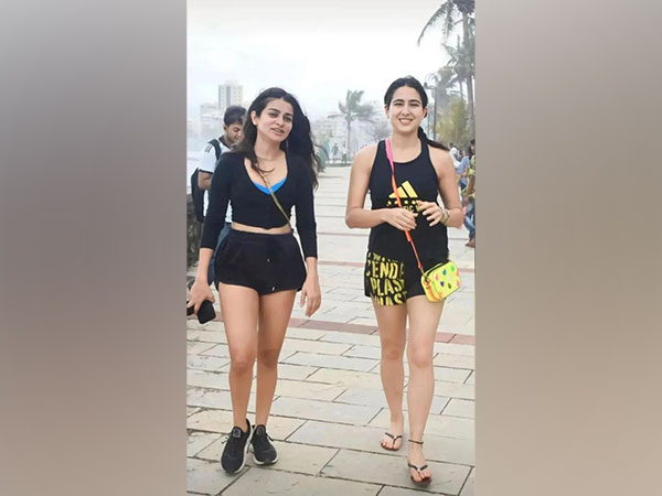 Sara Ali Khan walks at Bandstand