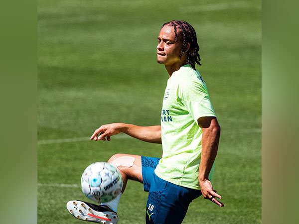 Xavi Simons bids farewell to PSV