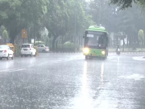 Rain lashes several parts of Delhi