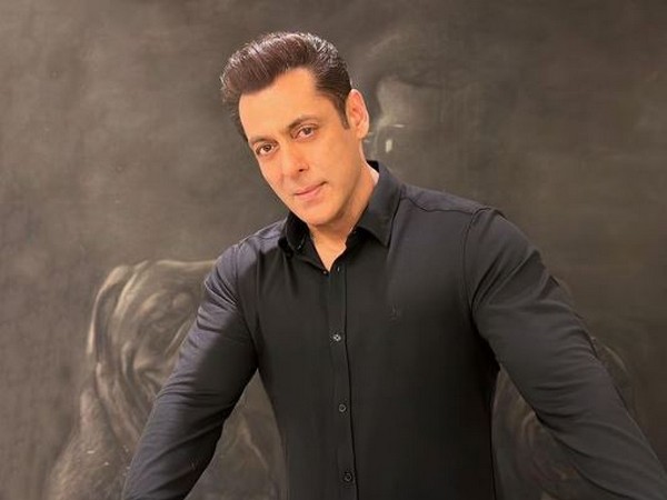 Bigg Boss 17: Salman Khan hints at a game of “dil, dimag aur dum”
