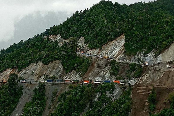 Jaya Prithvi highway obstruction