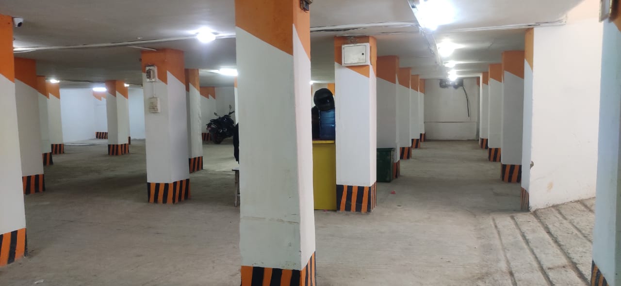 Commercial buildings not charge parking fees to customers