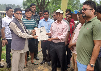 CM Bhatta inspects road project hampered by disputes
