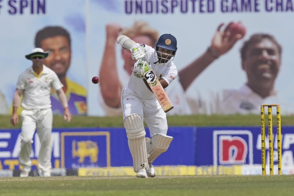 Sri Lanka trails Australia by 102 runs