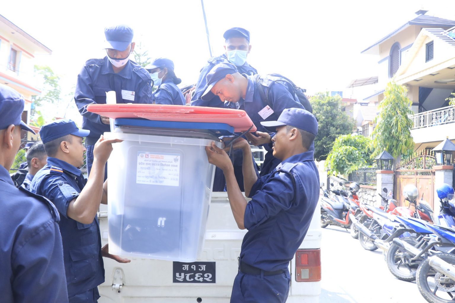 Election materials arrive in all voting stations