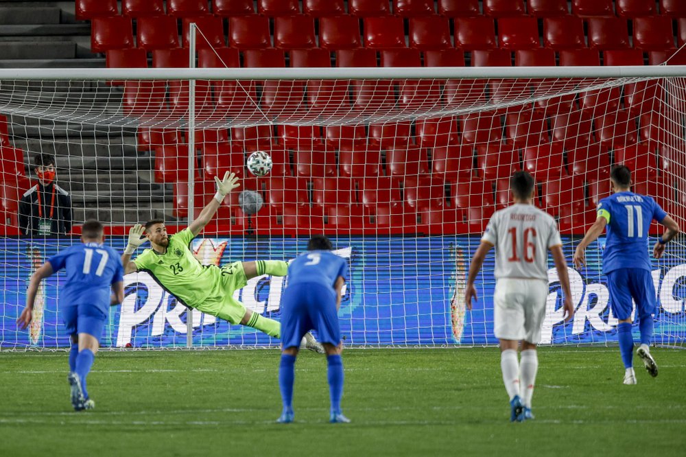 Spain held by Greece; Ibrahimovic returns with Sweden