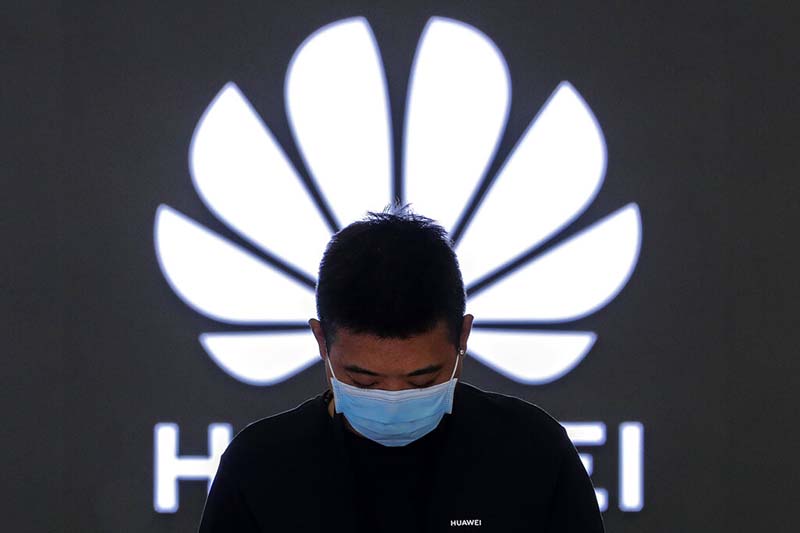 Huawei to roll out smartphones with its own operating system