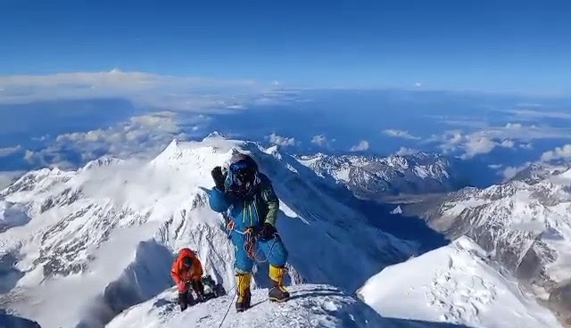 Visually impaired climber to summit 14 peaks