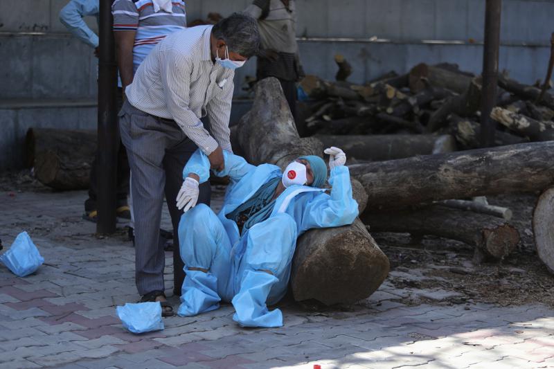 Virus ‘swallowing’ people in India; crematoriums overwhelmed