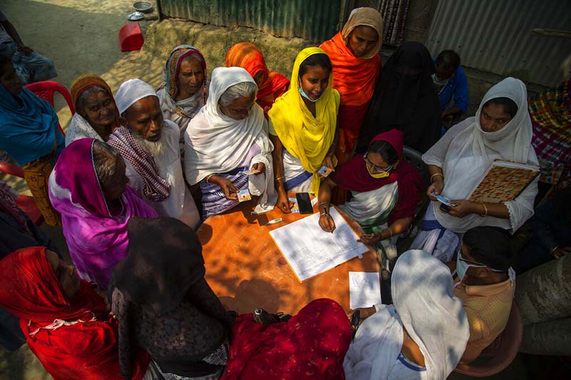 Shortages, confusion in India’s vaccination drive