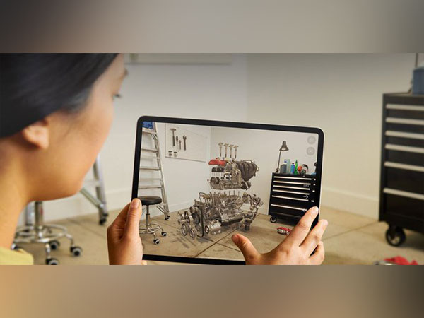 Apple’s AR glasses to launch in late 2024
