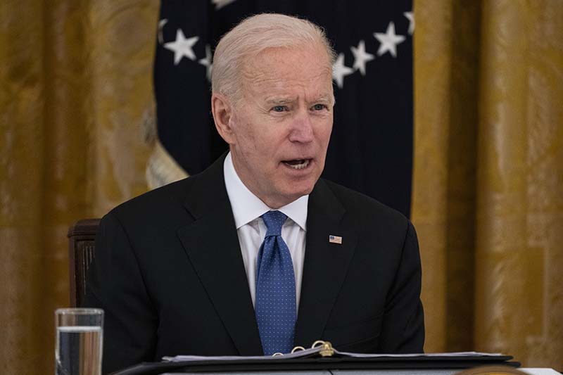 Biden raises concerns with Putin about Ukraine confrontation
