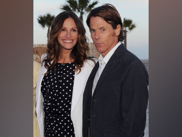 Julia Roberts marks 19th anniversary with husband Daniel Moder