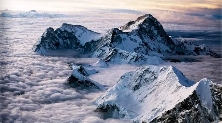 10 climbers, including five Nepalis, scale Mt. Kanchenjunga
