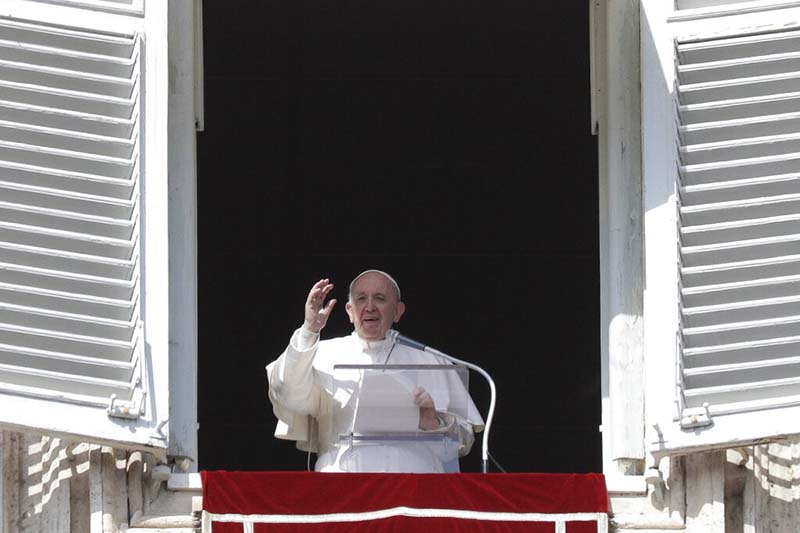 Pope voices ‘pain’ over Canadian deaths
